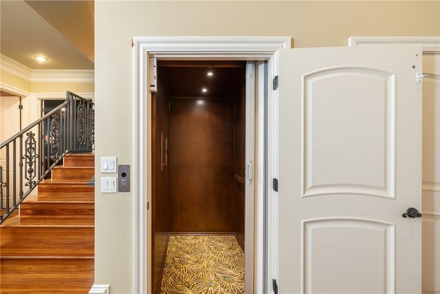 4872 Prestwick South Circle, Fayetteville, AR 72704