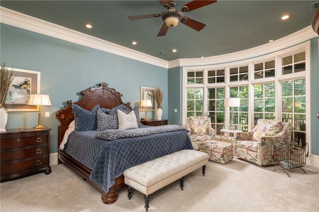 4872 Prestwick South Circle, Fayetteville, AR 72704