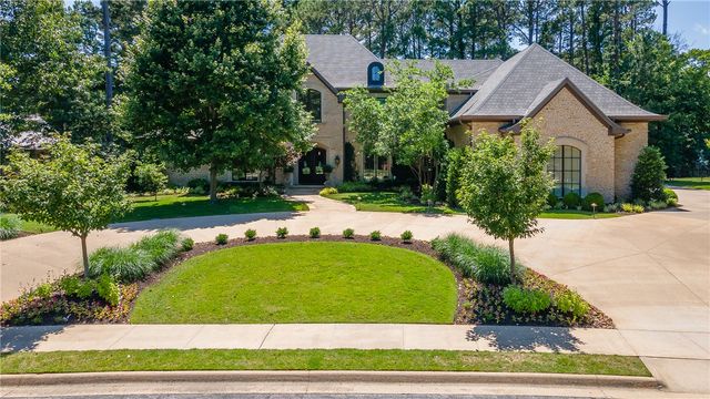 4872 Prestwick South Circle, Fayetteville, AR 72704