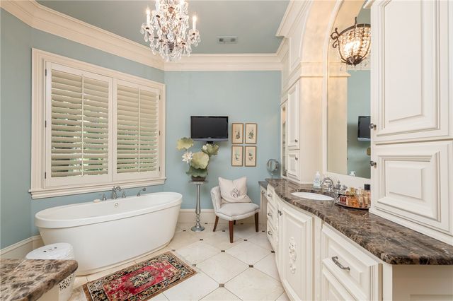 4872 Prestwick South Circle, Fayetteville, AR 72704
