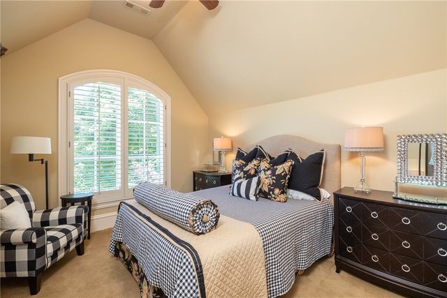 4872 Prestwick South Circle, Fayetteville, AR 72704