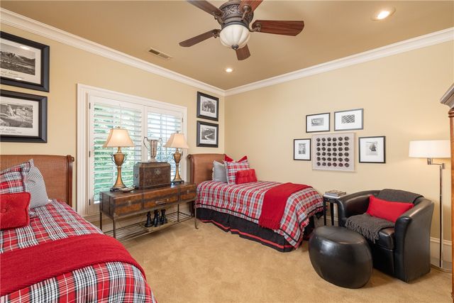 4872 Prestwick South Circle, Fayetteville, AR 72704