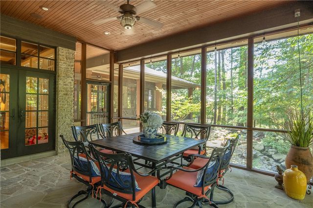 4872 Prestwick South Circle, Fayetteville, AR 72704