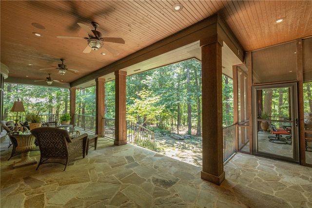 4872 Prestwick South Circle, Fayetteville, AR 72704