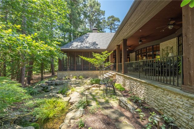4872 Prestwick South Circle, Fayetteville, AR 72704