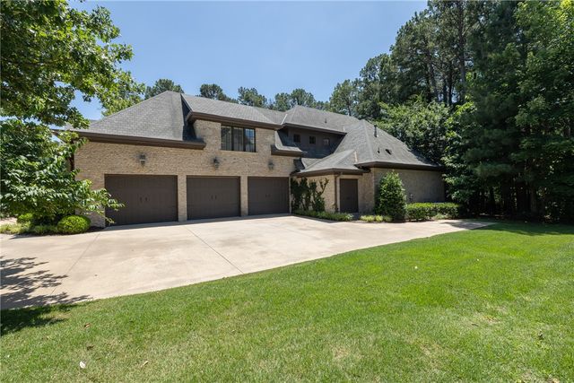 4872 Prestwick South Circle, Fayetteville, AR 72704