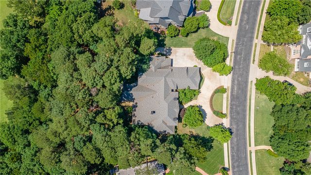4872 Prestwick South Circle, Fayetteville, AR 72704