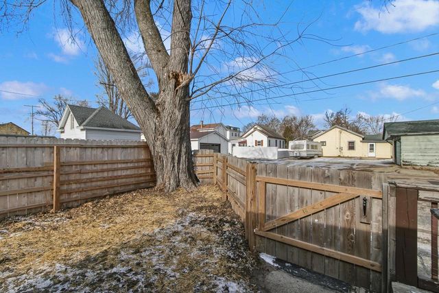 131 E Carroll Street, Portage, WI 53901