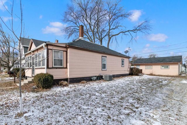 131 E Carroll Street, Portage, WI 53901