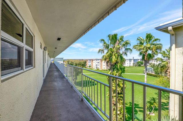 2515 NE 1st Court 412, Boynton Beach, FL 33435