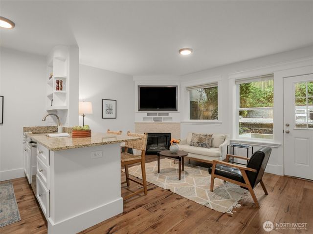 1007 W Newell Street, Seattle, WA 98119