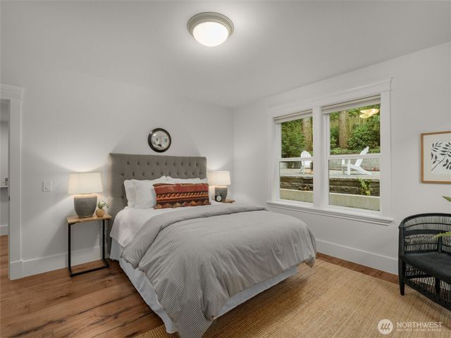 1007 W Newell Street, Seattle, WA 98119