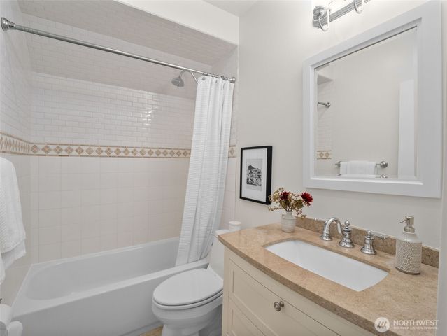 1007 W Newell Street, Seattle, WA 98119