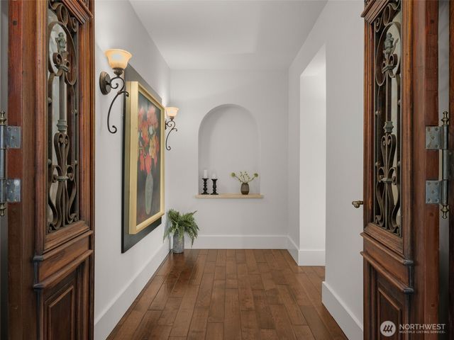 1007 W Newell Street, Seattle, WA 98119