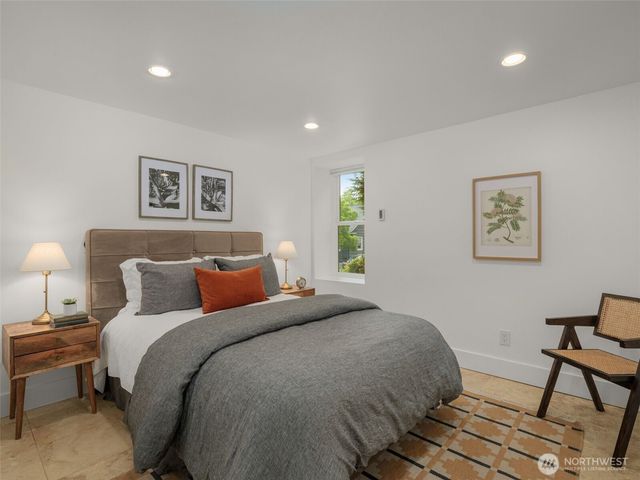 1007 W Newell Street, Seattle, WA 98119