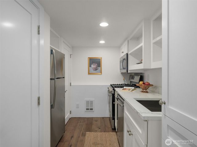 1007 W Newell Street, Seattle, WA 98119