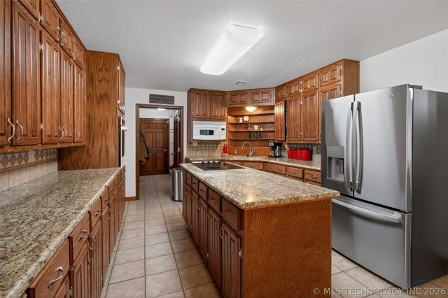 313 N 6th Street, Chouteau, OK 74337