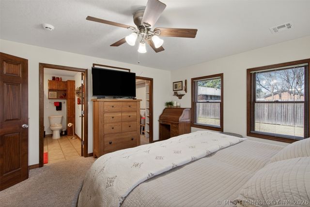 313 N 6th Street, Chouteau, OK 74337