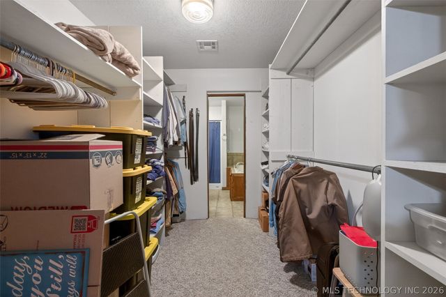 313 N 6th Street, Chouteau, OK 74337