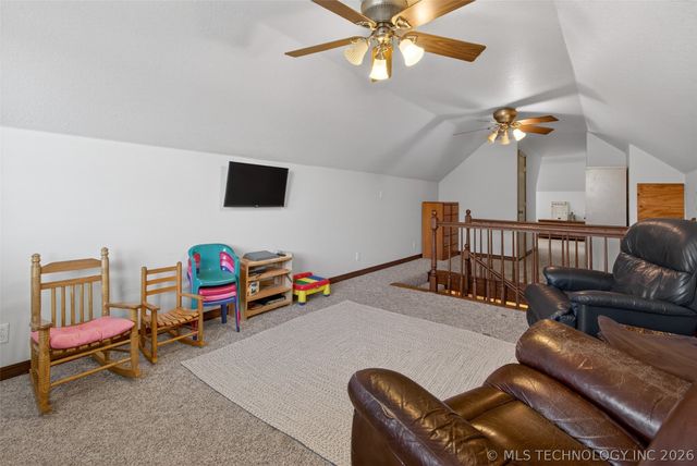 313 N 6th Street, Chouteau, OK 74337