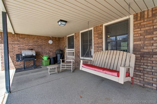 313 N 6th Street, Chouteau, OK 74337