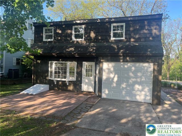 430 Cedar Creek Boulevard, Allentown City, PA 18104