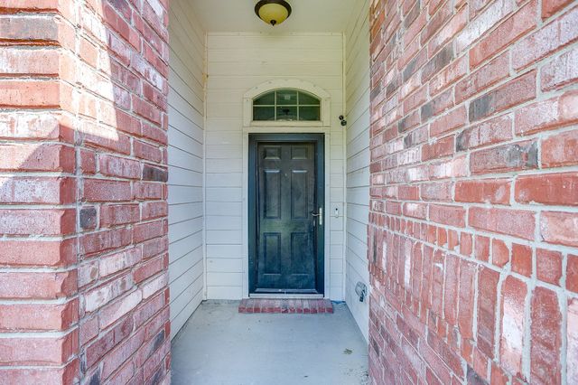 649 Chalk Knoll Road, Fort Worth, TX 76108