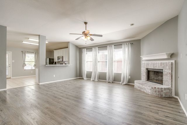 649 Chalk Knoll Road, Fort Worth, TX 76108