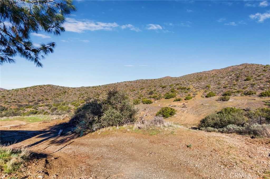 Image 17 of property listing at 6401 Hubbard, Acton, CA 93510