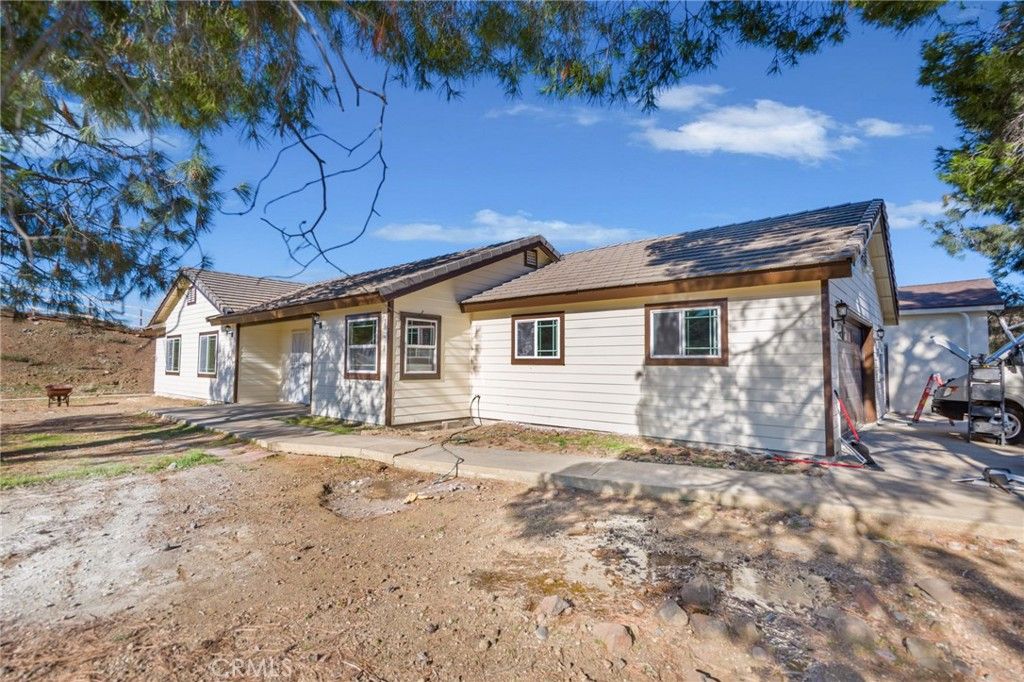 Image 3 of property listing at 6401 Hubbard, Acton, CA 93510