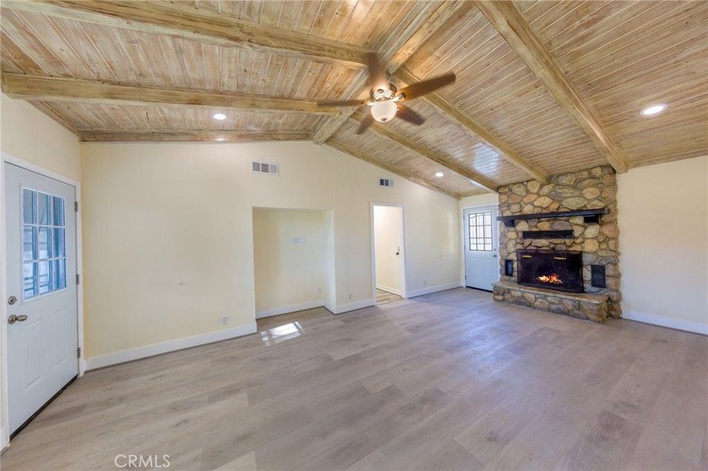 Image 6 of property listing at 6401 Hubbard, Acton, CA 93510