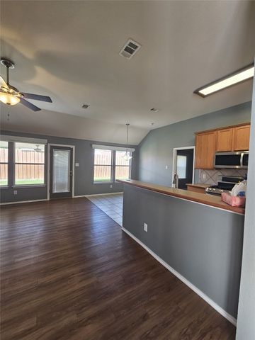 2110 Preston Trail, Forney, TX 75126