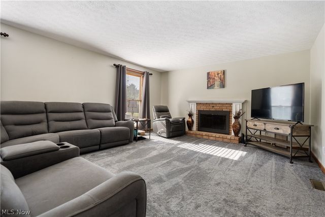 8238 N Casswell Circle NW, North Canton, OH 44720