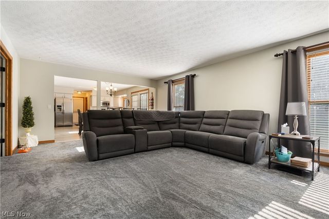 8238 N Casswell Circle NW, North Canton, OH 44720