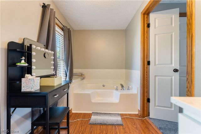 8238 N Casswell Circle NW, North Canton, OH 44720