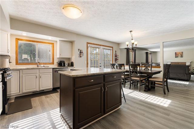 8238 N Casswell Circle NW, North Canton, OH 44720
