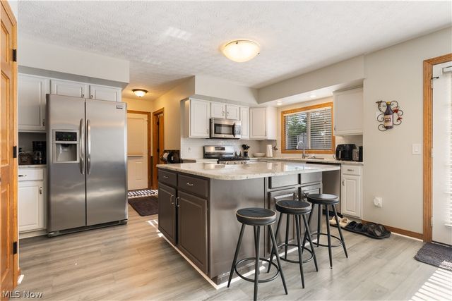 8238 N Casswell Circle NW, North Canton, OH 44720