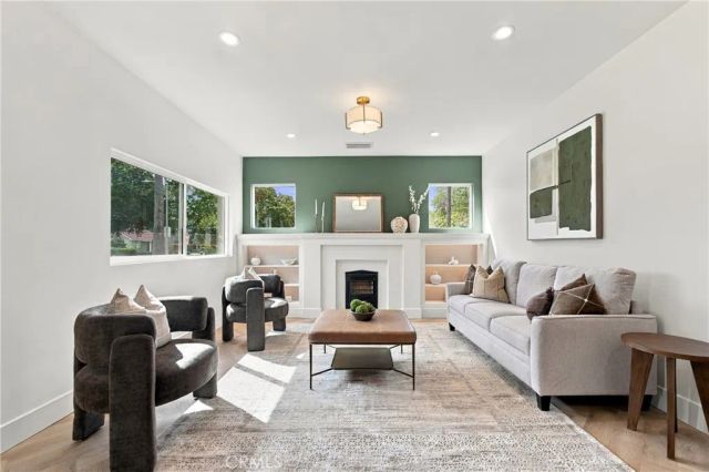 4933 7th, Los Angeles, CA 90043