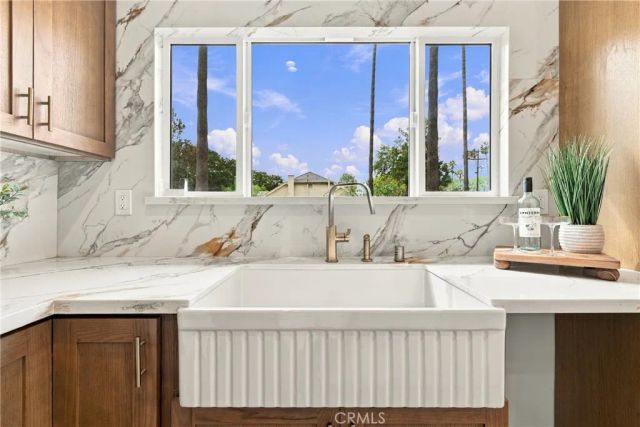 4933 7th, Los Angeles, CA 90043