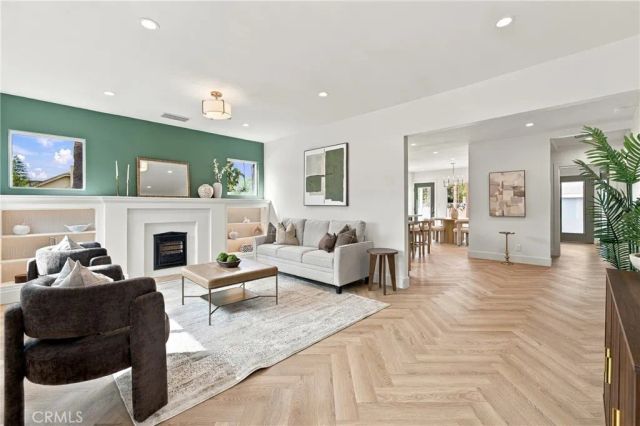 4933 7th, Los Angeles, CA 90043