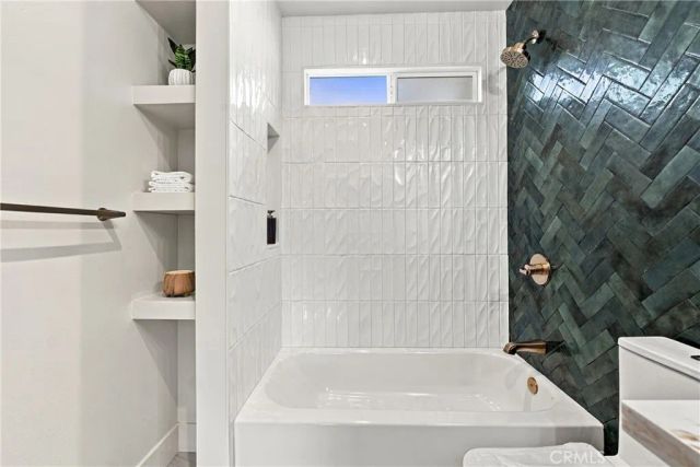 4933 7th, Los Angeles, CA 90043