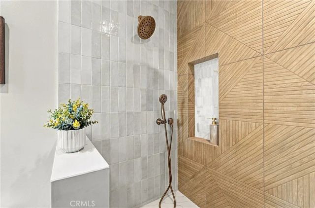 4933 7th, Los Angeles, CA 90043