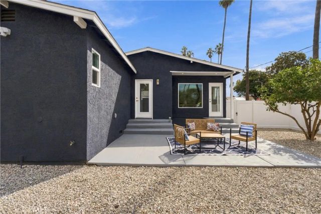 4933 7th, Los Angeles, CA 90043