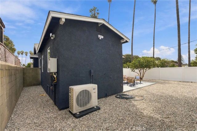 4933 7th, Los Angeles, CA 90043