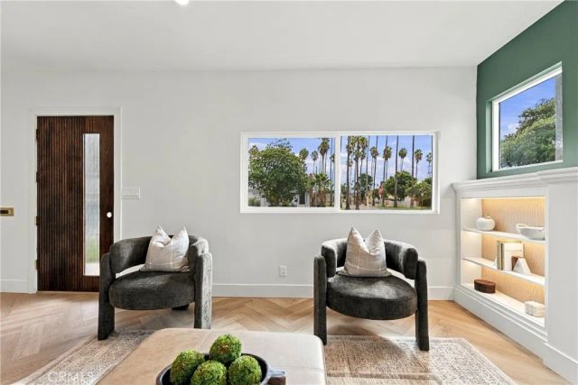 4933 7th, Los Angeles, CA 90043