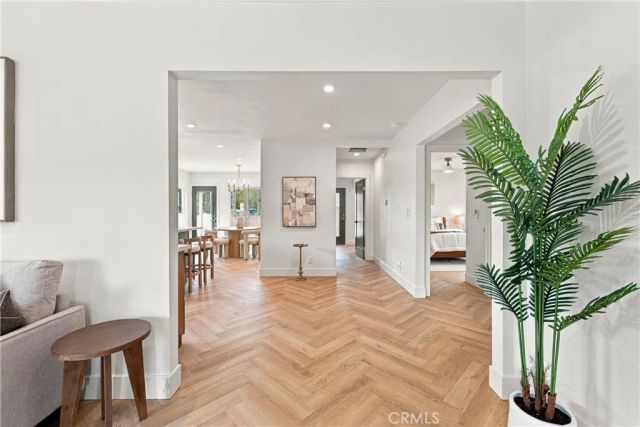 4933 7th, Los Angeles, CA 90043