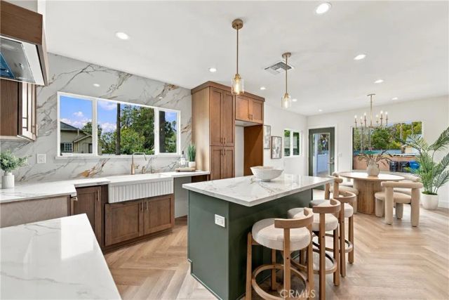 4933 7th, Los Angeles, CA 90043