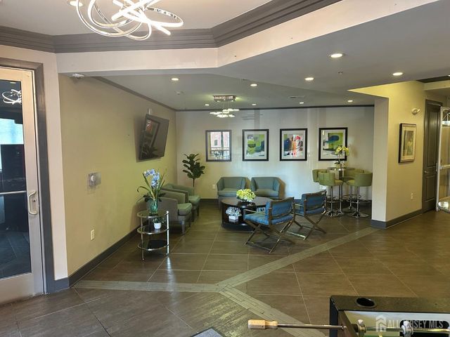 101 Roosevelt Avenue 106, Carteret, NJ 07008