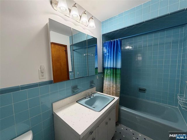 380 Gilbert Avenue 1, Elmwood Park, NJ 07407