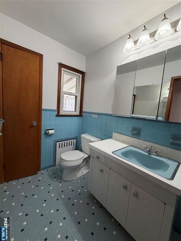 380 Gilbert Avenue 1, Elmwood Park, NJ 07407